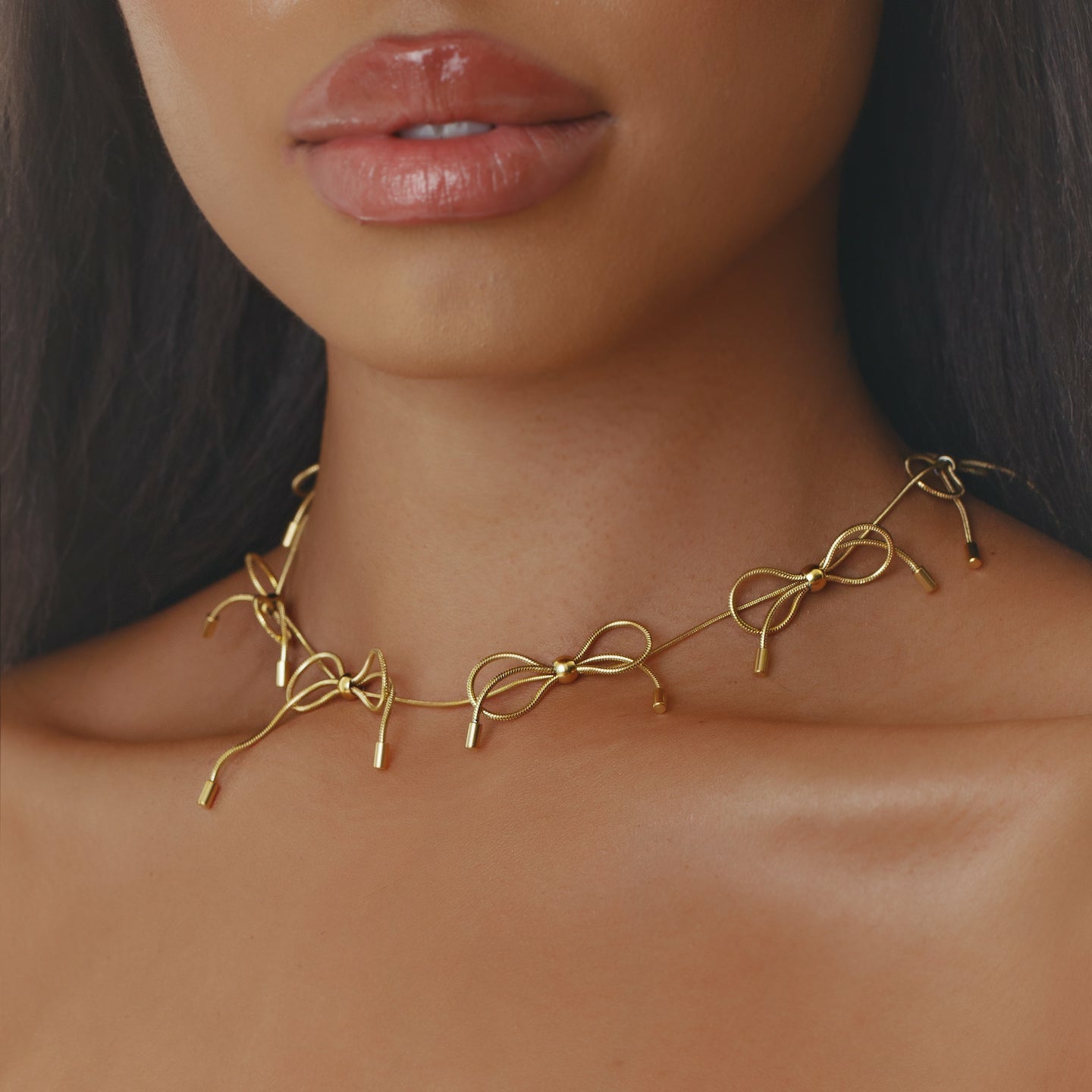 Bow Necklace Gold